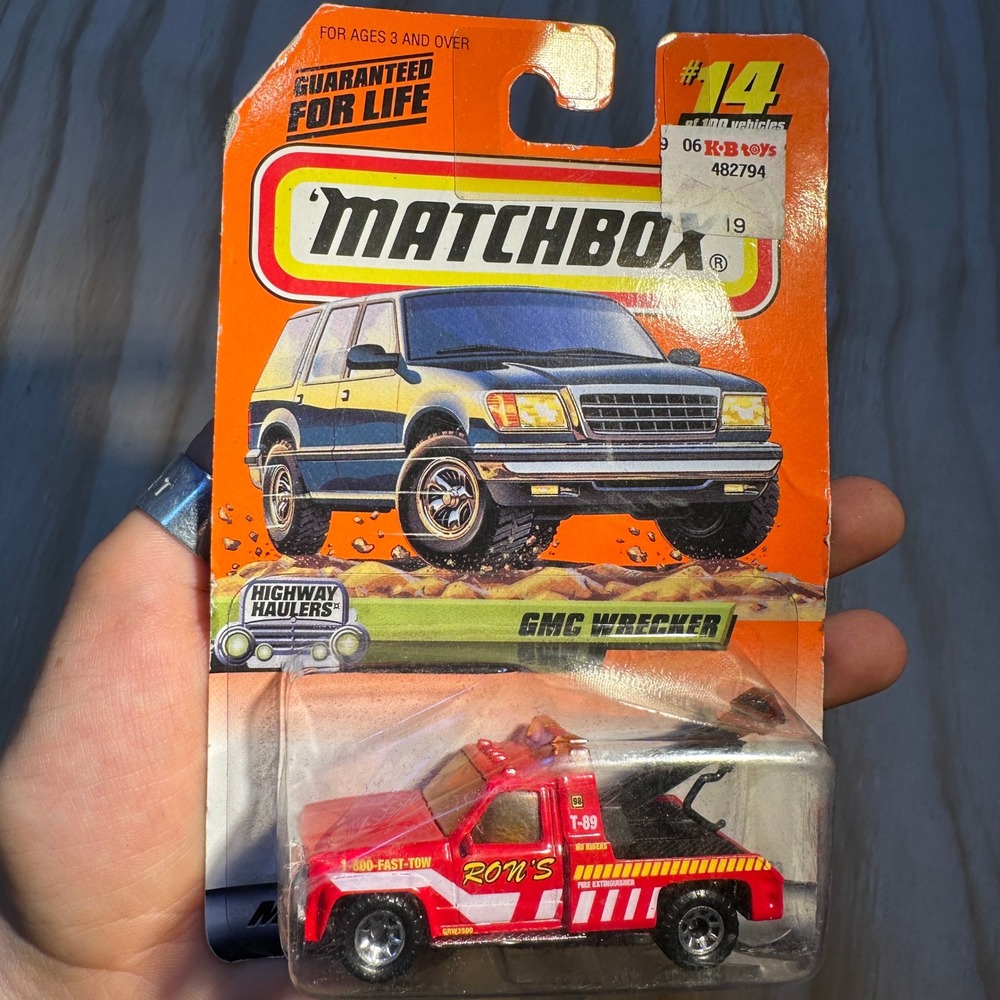 Matchbox 1998 Highway Haulers GMC Wrecker Red Ron's Towing Die-Cast Truck #14